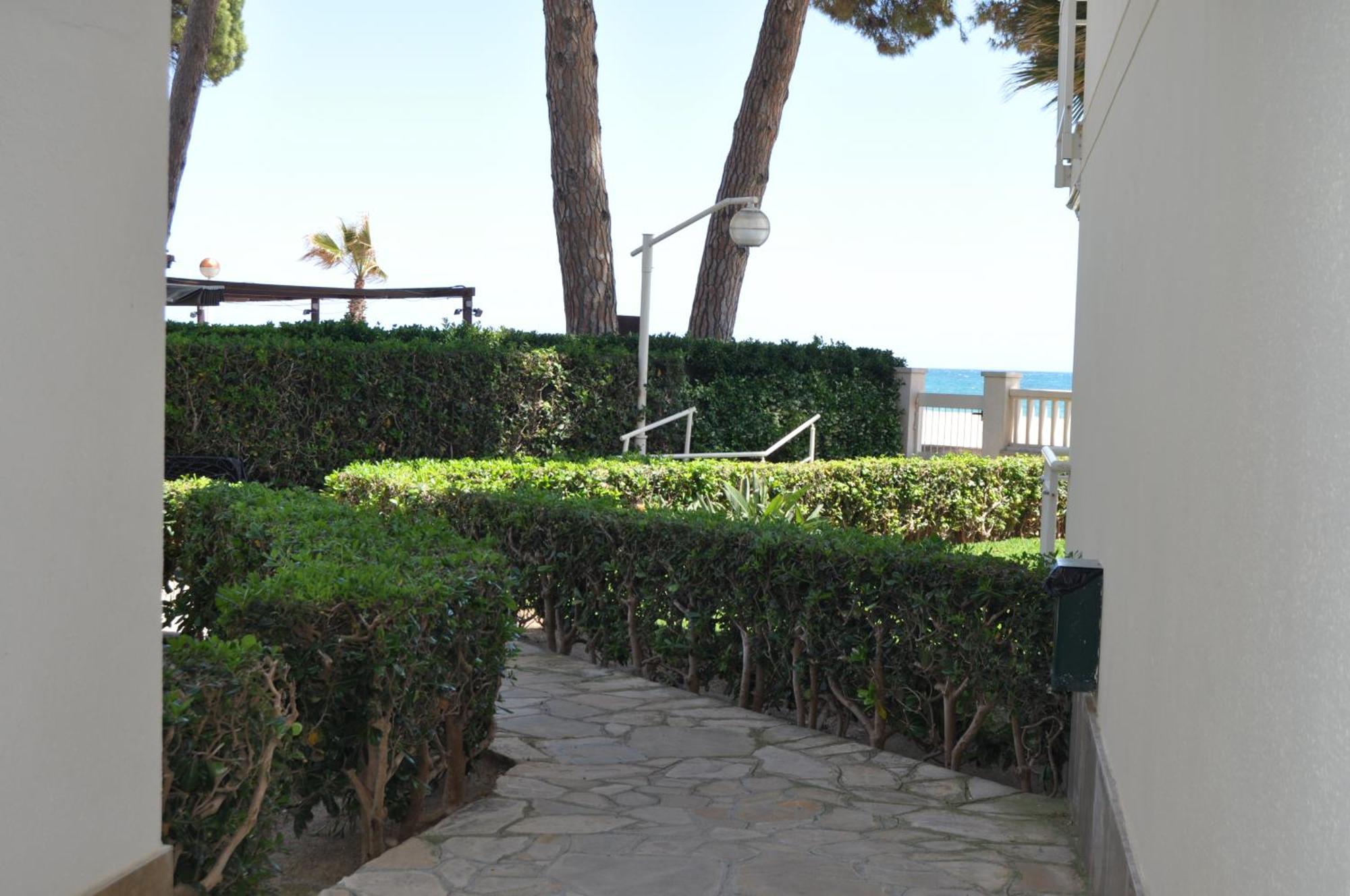Primera Linea De Mar En Cambrils Bagian luar foto